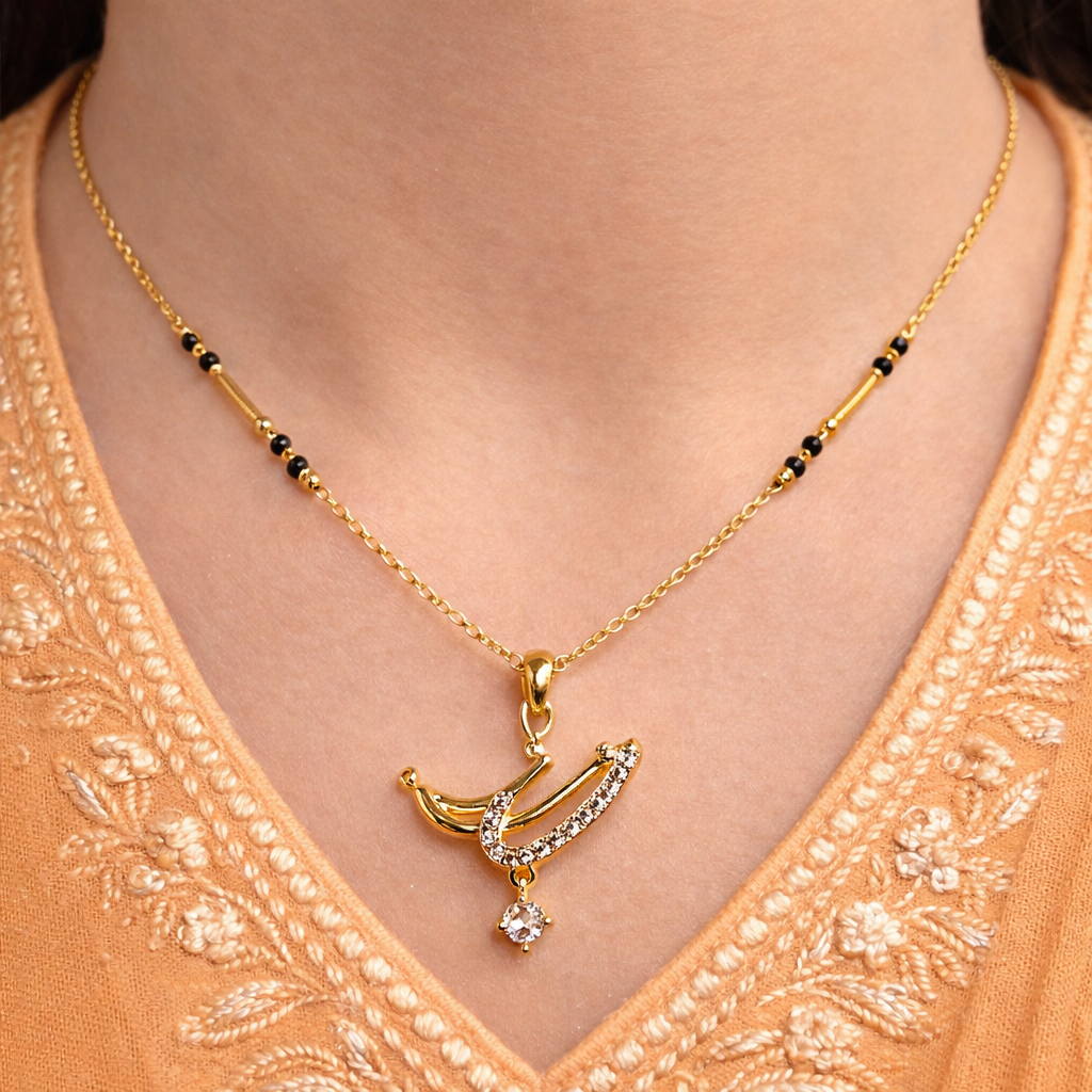 Graceful Curved Wave Drop Pendant Necklace for Women